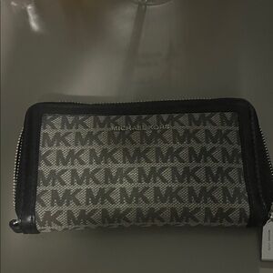 Michael Kors Black and Cream Zip Wallet